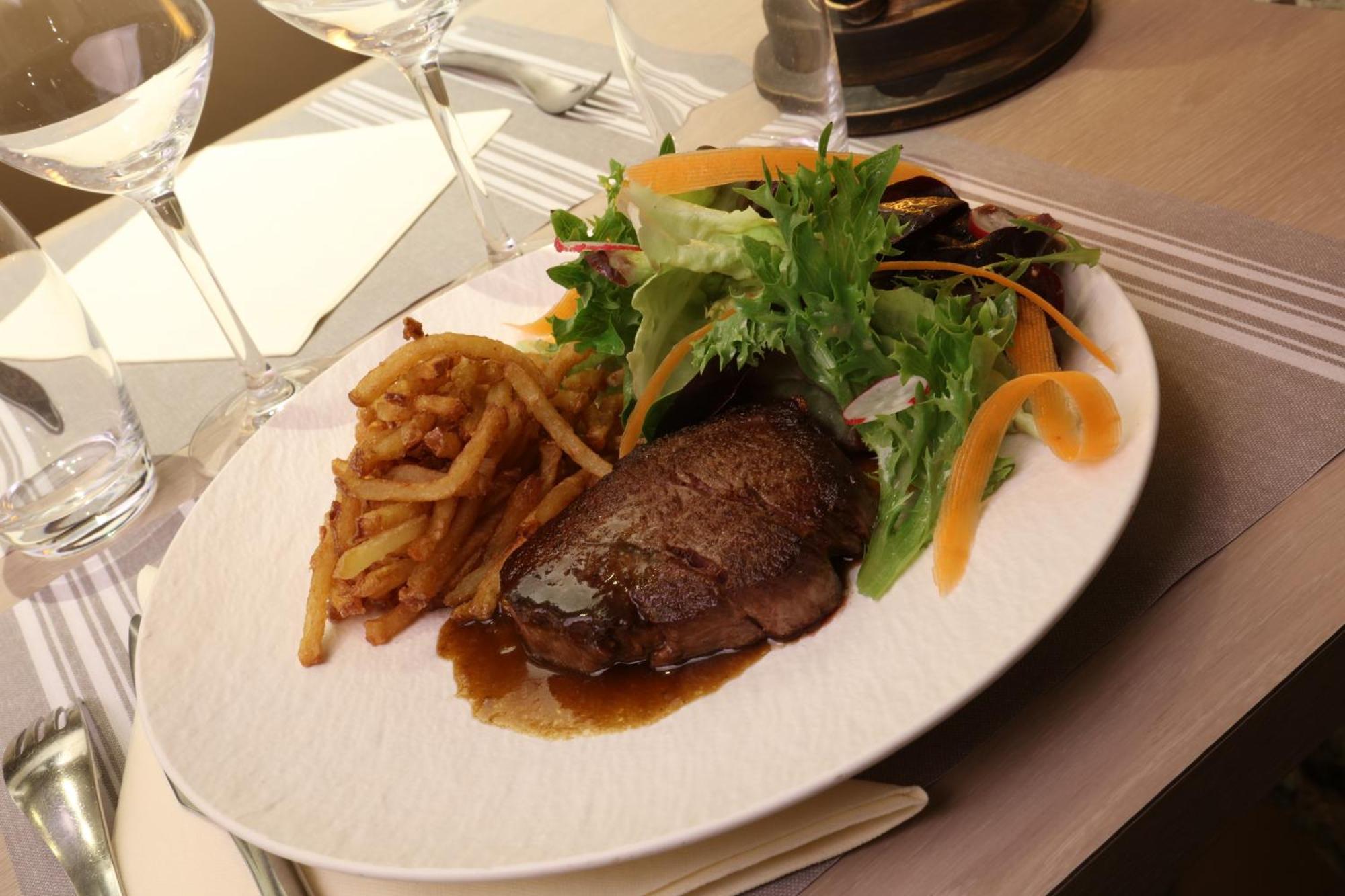 Auberge Le John Steele Sainte-Mère-Église 外观 照片